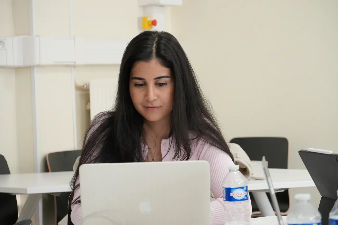 Etudiante studieuse | HETIC